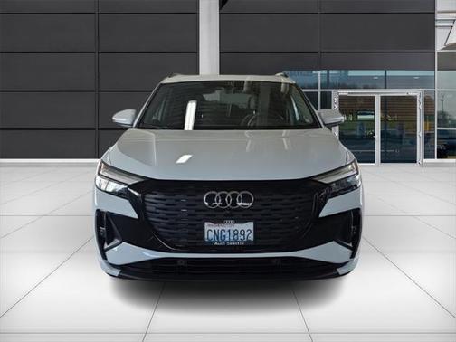 2024 Audi Q4 e-tron Premium Plus
