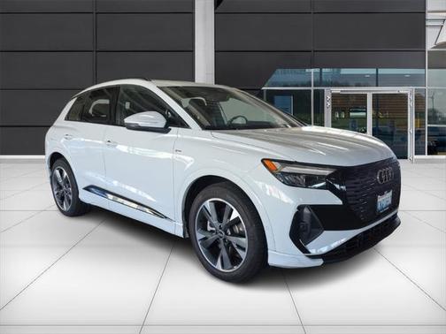 2024 Audi Q4 e-tron Premium Plus