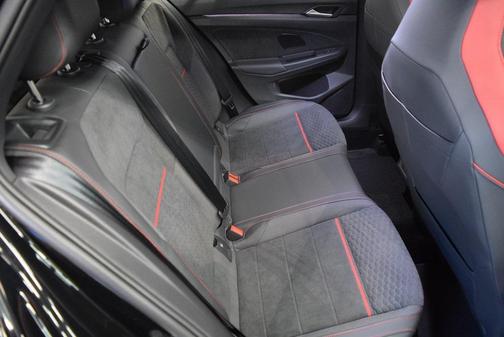 2025 Volkswagen Golf GTI 2.0T SE DSG
