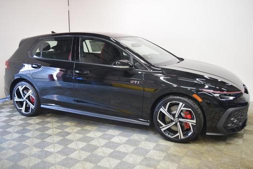 2025 Volkswagen Golf GTI 2.0T SE DSG