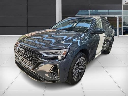 2024 Audi Q8 e-tron Prestige