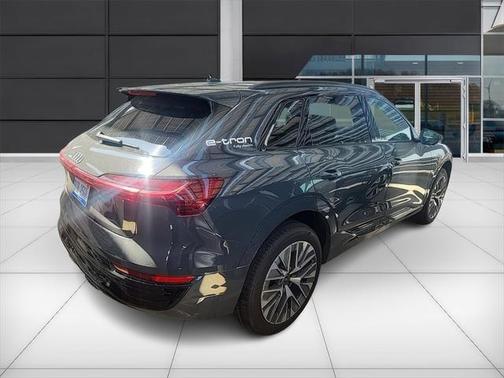 2024 Audi Q8 e-tron Prestige