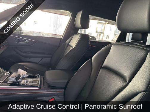 Mythos Black Metallic 2023 Audi Q7 55 Premium Plus