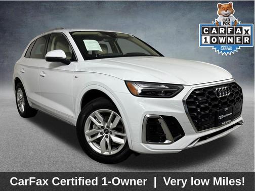 Glacier White Metallic 2023 Audi Q5 45 S line Premium