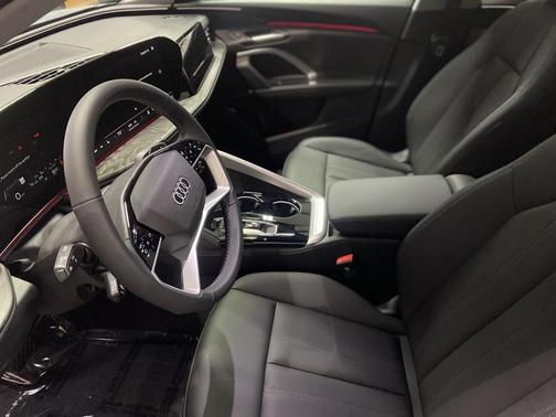 2025 Audi Q5 Premium TFSI quattro S tronic