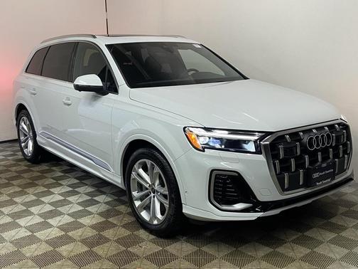 2026 Audi Q7 55 Premium Plus