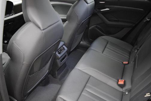 2025 Audi Q6 e-tron Prestige