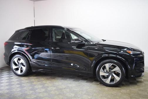 2025 Audi Q6 e-tron Prestige