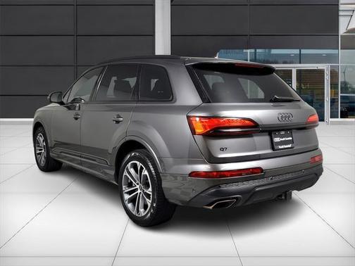 2025 Audi Q7 45 Premium Plus