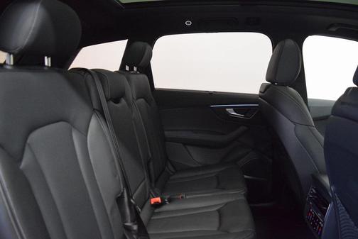 2025 Audi Q7 55 Prestige