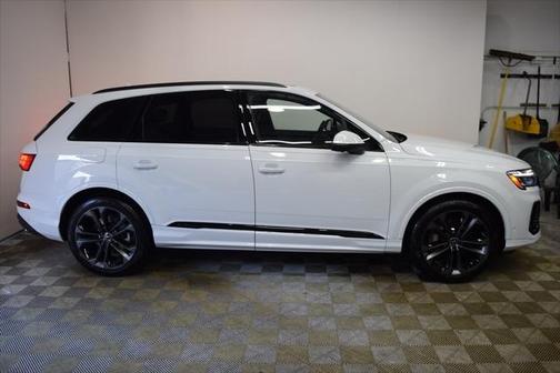 2025 Audi Q7 55 Prestige