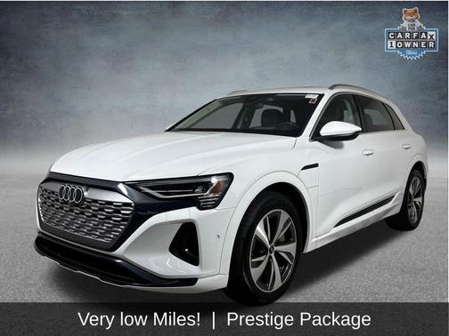 Glacier White Metallic 2024 Audi Q8 e-tron Prestige