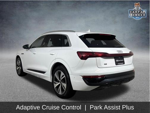 Glacier White Metallic 2024 Audi Q8 e-tron Prestige