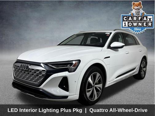 Glacier White Metallic 2024 Audi Q8 e-tron Prestige