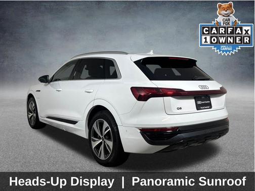 Glacier White Metallic 2024 Audi Q8 e-tron Prestige