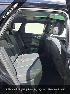 Mythos Black Metallic 2023 Audi Q4 e-tron Premium Plus