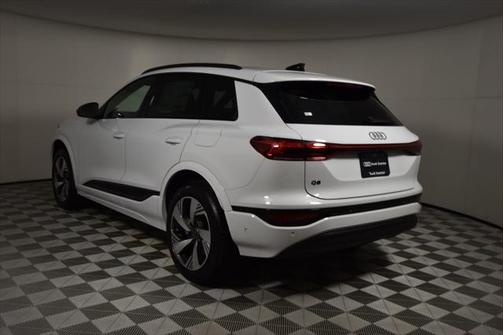 2025 Audi Q6 e-tron Premium