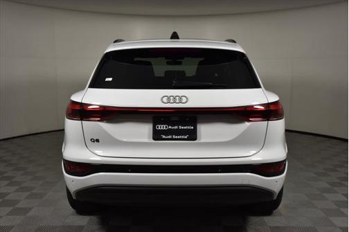 2025 Audi Q6 e-tron Premium