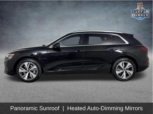 Mythos Black Metallic 2024 Audi Q8 e-tron Premium Plus