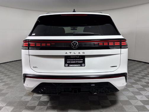 Opal White Pearl 2027 Volkswagen Atlas SEL Premium R-Line