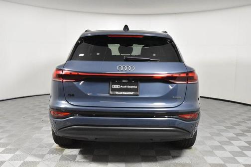 2025 Audi Q6 e-tron Prestige