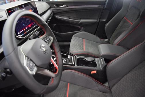 2025 Volkswagen Golf GTI 2.0T SE DSG