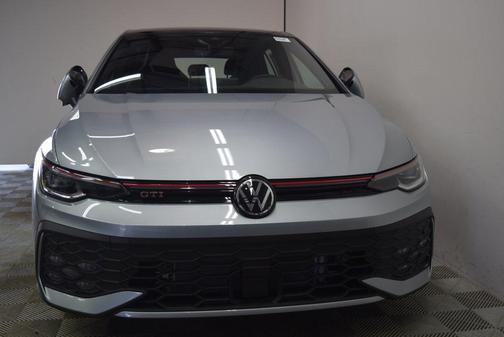 2025 Volkswagen Golf GTI 2.0T SE DSG