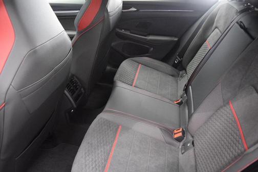 2025 Volkswagen Golf GTI 2.0T SE DSG