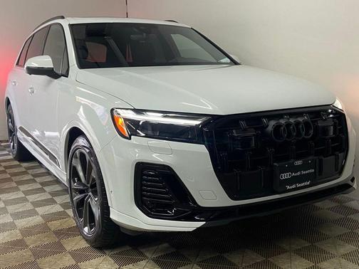 Glacier White 2026 Audi Q7 55 Premium Plus