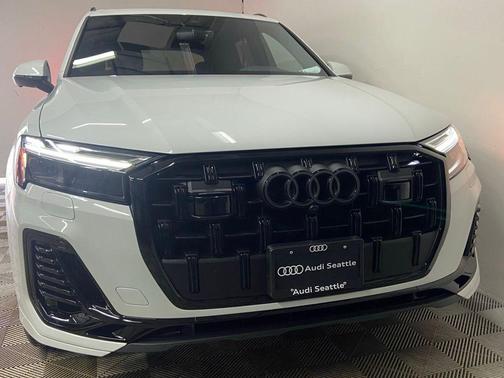 Glacier White 2026 Audi Q7 55 Premium Plus