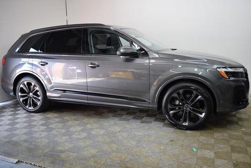 2025 Audi Q7 55 Premium Plus