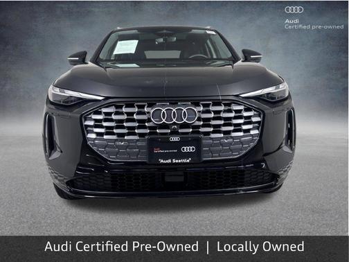 Mythos Black Metallic 2025 Audi Q5 2.0T Premium