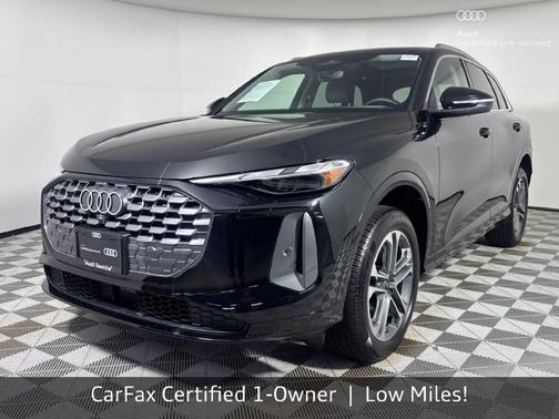 Mythos Black Metallic 2025 Audi Q5 2.0T Premium