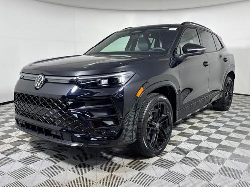 deep black pearl 2026 Volkswagen Tiguan 2.0T SE R-Line Black 4MOTION