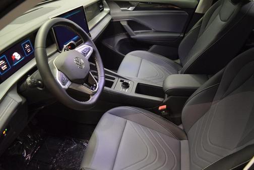 2025 Volkswagen Tiguan 2.0T SE 4MOTION