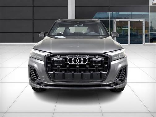 2025 Audi Q7 45 Premium Plus