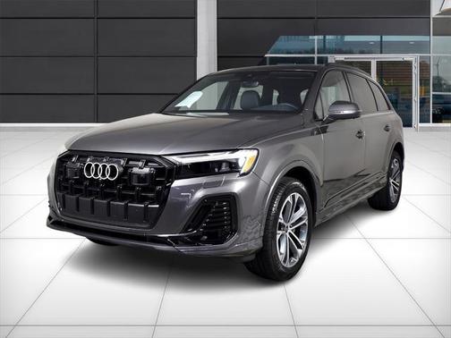 2025 Audi Q7 45 Premium Plus