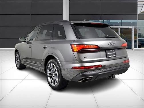 2025 Audi Q7 45 Premium Plus