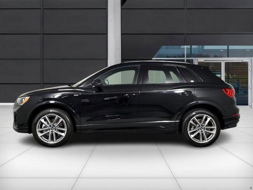 2022 Audi Q3 45 S line Premium