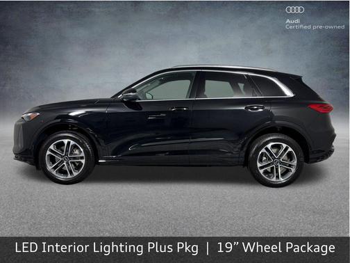 Mythos Black Metallic 2025 Audi Q5 2.0T Premium