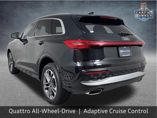 Mythos Black Metallic 2025 Audi Q5 2.0T Premium