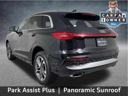 Mythos Black Metallic 2025 Audi Q5 2.0T Premium