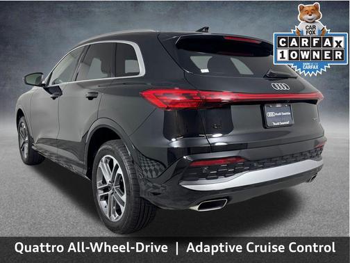 Mythos Black Metallic 2025 Audi Q5 2.0T Premium