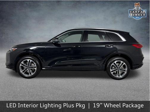 Mythos Black Metallic 2025 Audi Q5 2.0T Premium