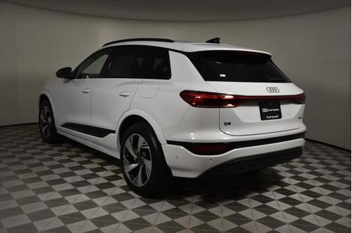 2025 Audi Q6 e-tron Premium