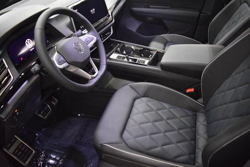 2025 Volkswagen Atlas Cross Sport 2.0T SEL Premium