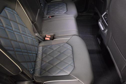 2025 Volkswagen Atlas Cross Sport 2.0T SEL Premium