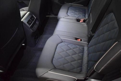 Deep Black Pearl 2025 Volkswagen Atlas Cross Sport 2.0T SEL Premium