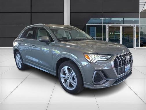 2024 Audi Q3 45 S line Premium Plus