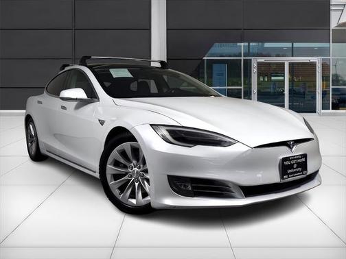 2016 Tesla Model S 90D